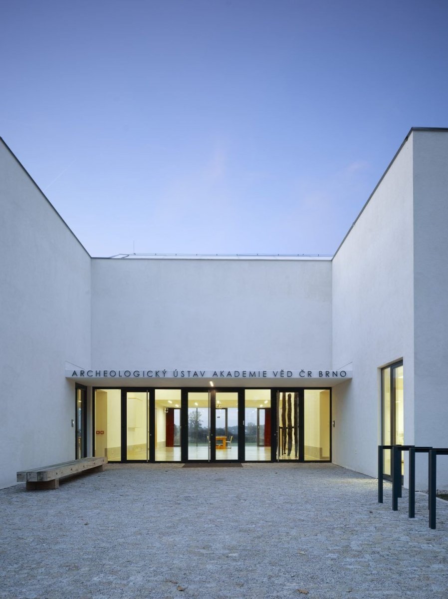 Archeologická základna Mikulčice, Pelčák a partner architekti, s.r.o.