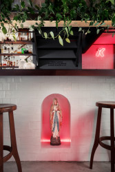 Café KONVIKT, Denisa Strmiskova Studio © Kubicek Studio