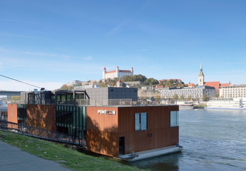 Celkový pohled na Pontoon v Bratislavě