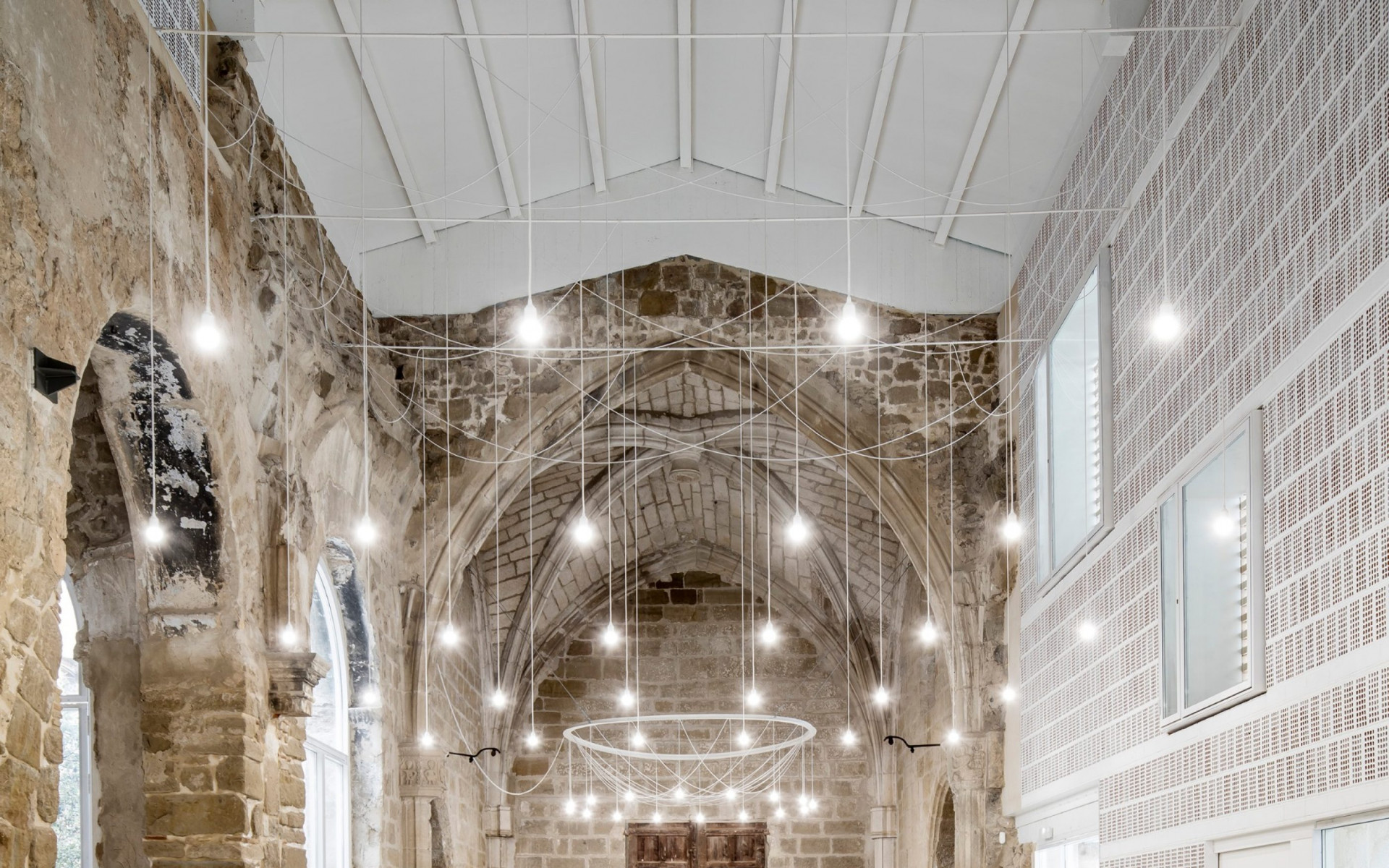 Rekonstrukce gotického kostela Santa María ve Španělsku, AleaOlea architecture &amp; landscape © Adrià Goula