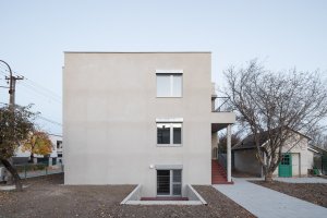 Rekonstrukce rodinného domu v Šaĺe na Slovensku od Bakyta architekti