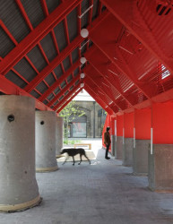 Červený pavilon pro londýnský Festival architektury od TAKA Architects