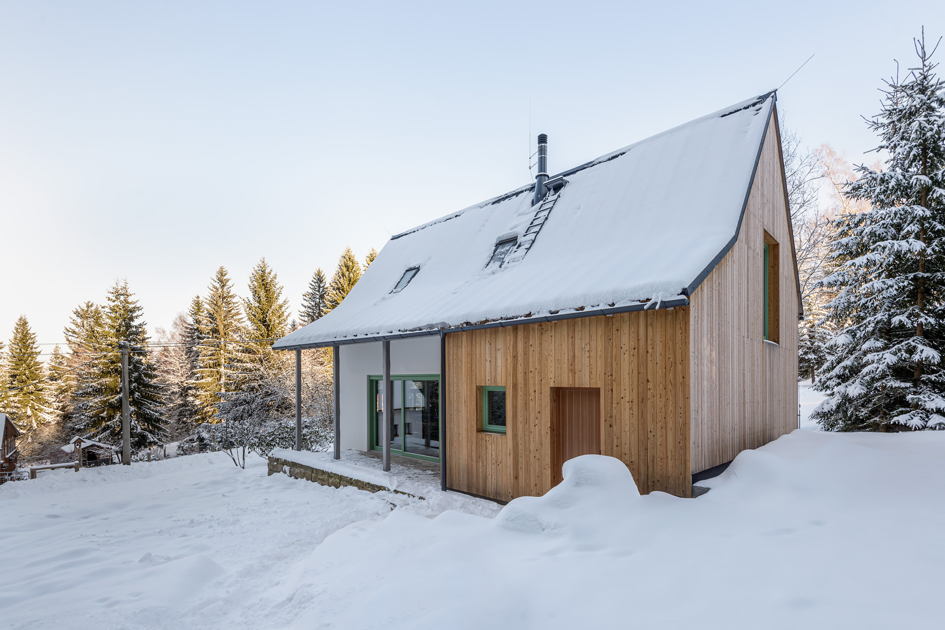 Chata v Jizerských horách od architektky Kateřiny Margoldové