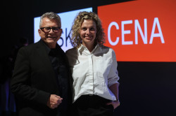 Česká komora architektů s českou sklářskou značkou Bomma vyhlašují soutěž o podobu trofeje pro oceněné v rámci České ceny za architekturu.