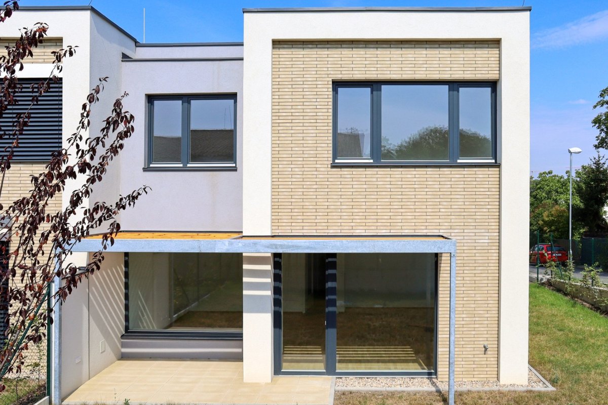 Řadové domy, Podlipný Sladký architekti, použitý materiál: Kontur EG LF 3915 beige engobiert