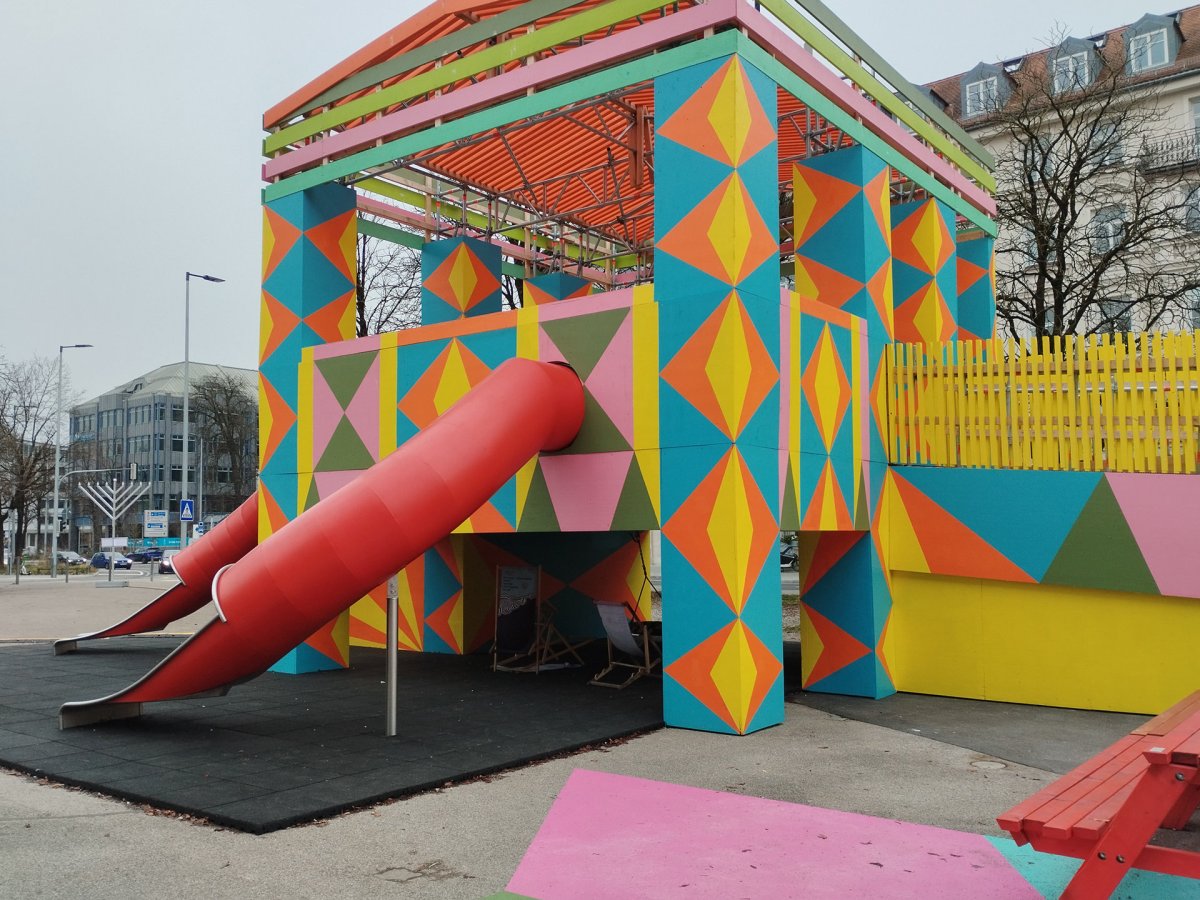  (Morag Myerscough, FLUX - oživení veřejného prostoru v Mnichově)