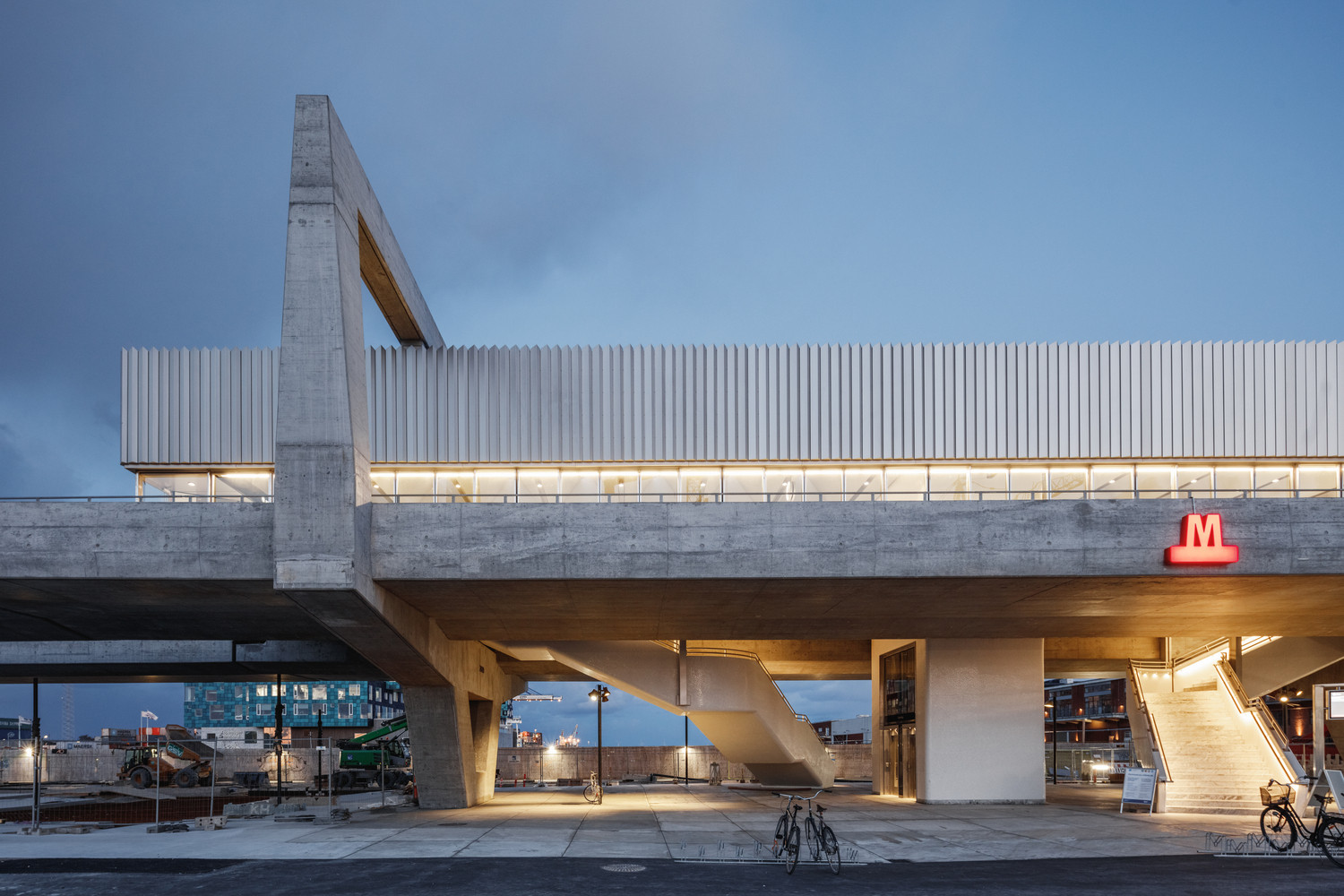 Stanice metra Orientkaj v Kodani od studií COBE + ARUP