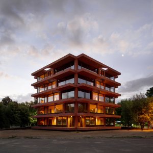 Inovační centrum od dvojice Pezo von Ellrichshausen z Chile
