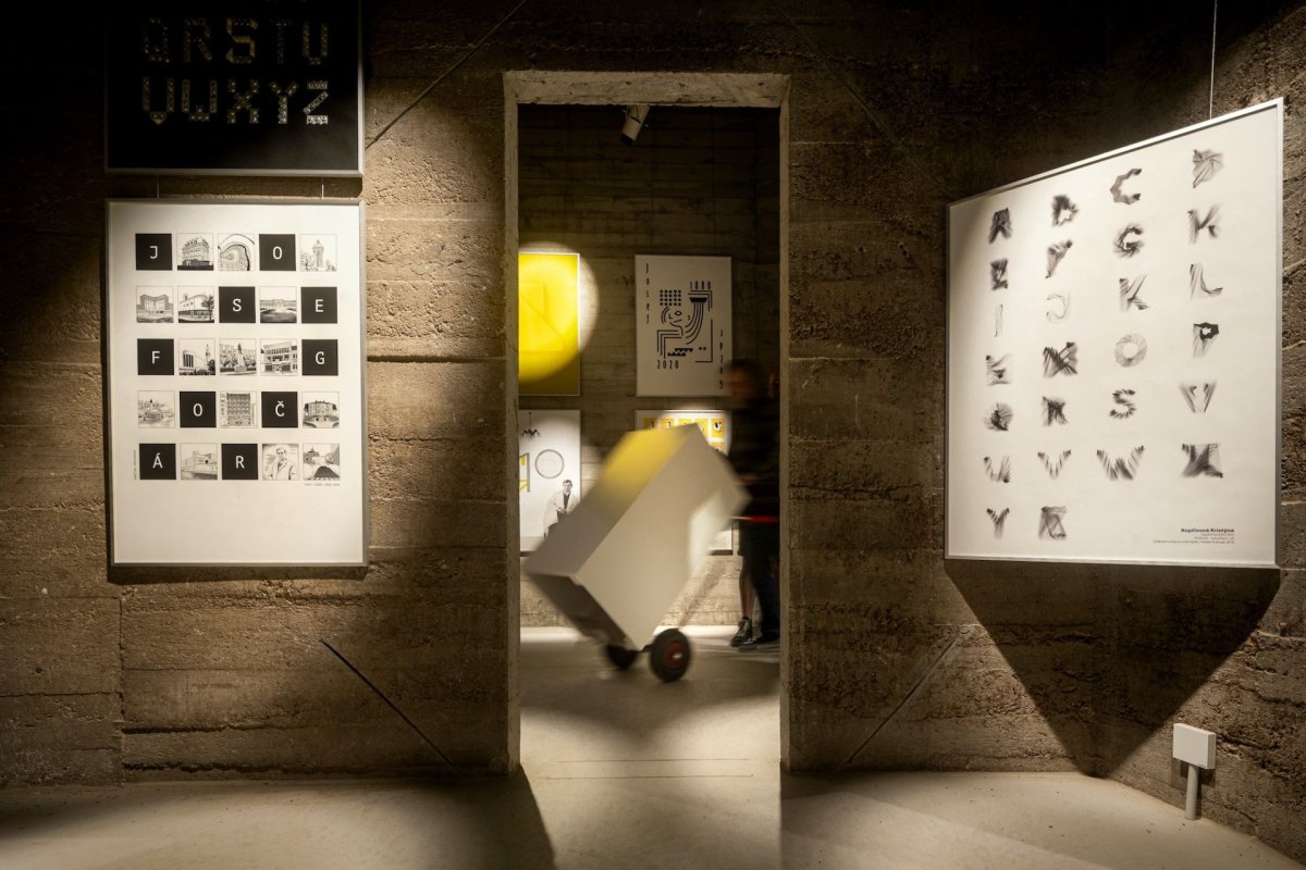 Gočárova galerie vznikla konverzí hlavní budovy Automatických mlýnů v Pardubicích podle návrhu ateliéru TRANSAT architekti