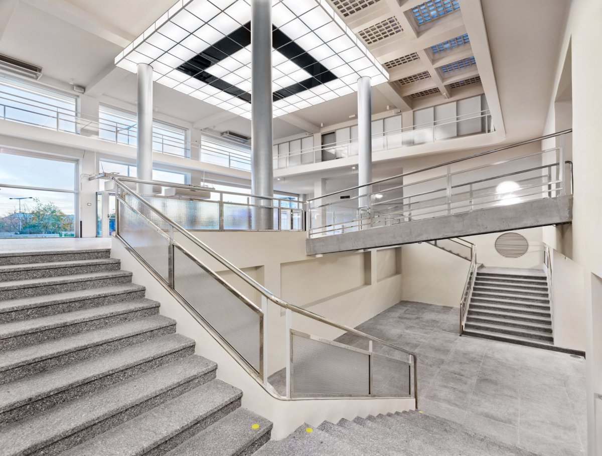 Budova Elektrických podniků v Praze-Holešovicích po rekonstrukci od studia TaK Architects
