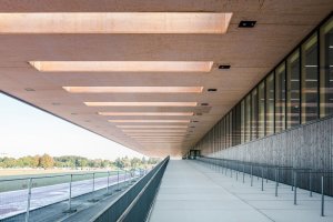 Dřevěný kampus Technické univerzity v Mnichově areálu Olympijského parku v Mnichově, Dietrich Untertrifaller Architekten, 2022
