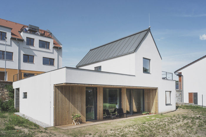Dům na domě v Mníšku pod Brdy od edit! architects