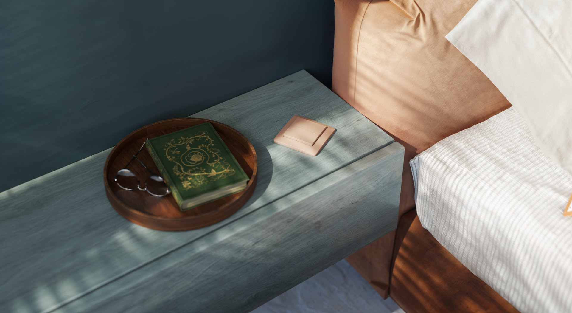 Se Smart Switch lze světlo zhasnout nebo rozsvítit přímo z postele.