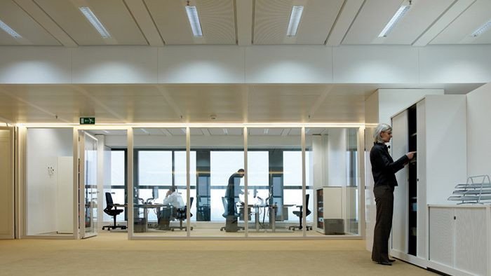 Vývoj pracovního prostředí, 2. část: Motivace zaměstnanců ke změně, Philips Lightning, foto