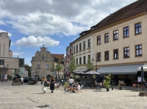 Cena za nerealizovaný návrh – dočasná pěší zóna na již. straně Žižkova náměstí v Táboře. (Vítězné projekty soutěže z roku 2024)