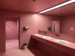 Růžová pro holky - není to klišé?