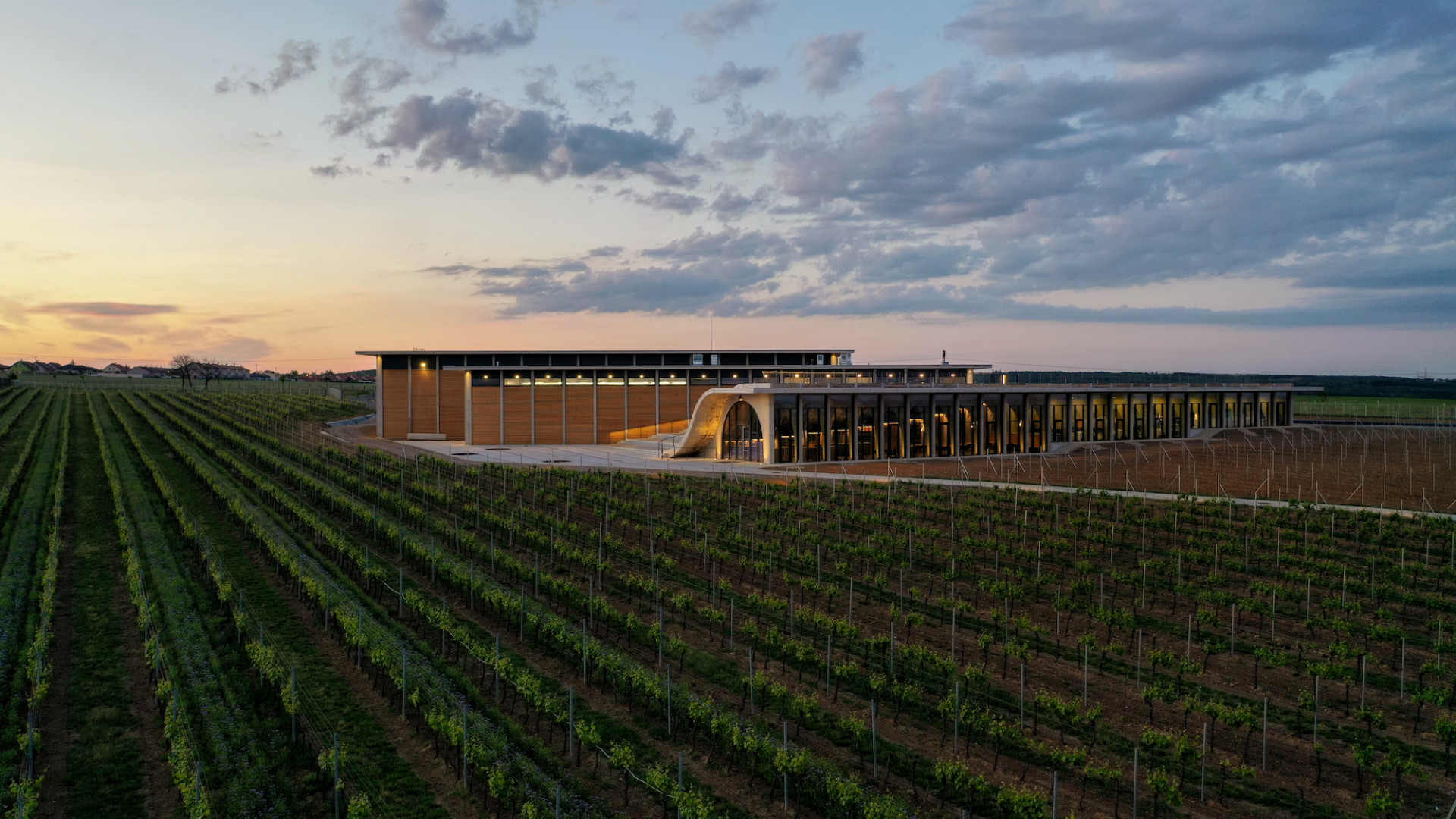 Sídlo Vinařství LAHOFER v Dobšicích u Znojma, Chybík+Krištof.