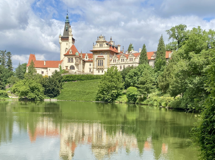 Park v Průhonicích je pod ochranou UNESCO, každý zásah musí schválit památková péče.