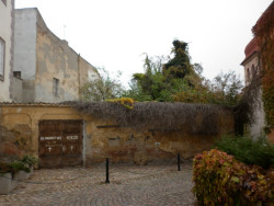 Původní stav (Bytový dům na Malé Straně; architektonický ateliér Ladislava Lábuse)