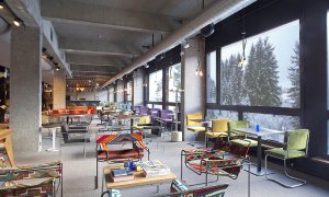 Lobby lyžařského střediska Flaine.