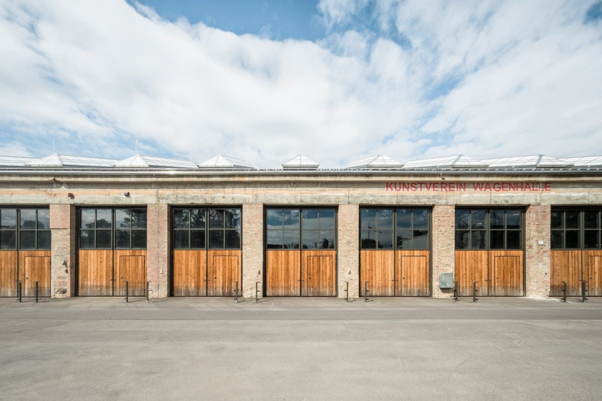 V části Kunstverein Wagenhallen mají umělci své ateliéry, sklady a kanceláře. (ATELIER BRÜCKNER, Wagenhallen ve Stuttgartu)