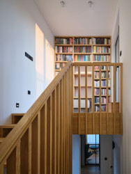 Rodinný dům a sídlo firmy Eko Modular hned vedle sebe - vše z modulů.