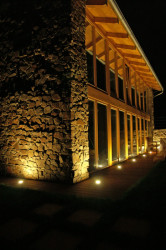 Dům v sadu, Radek Hadrbolec.