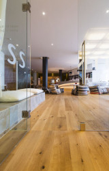 ADMONTER – dřevěné podlahy pro hotely, restaurace a kanceláře - foto