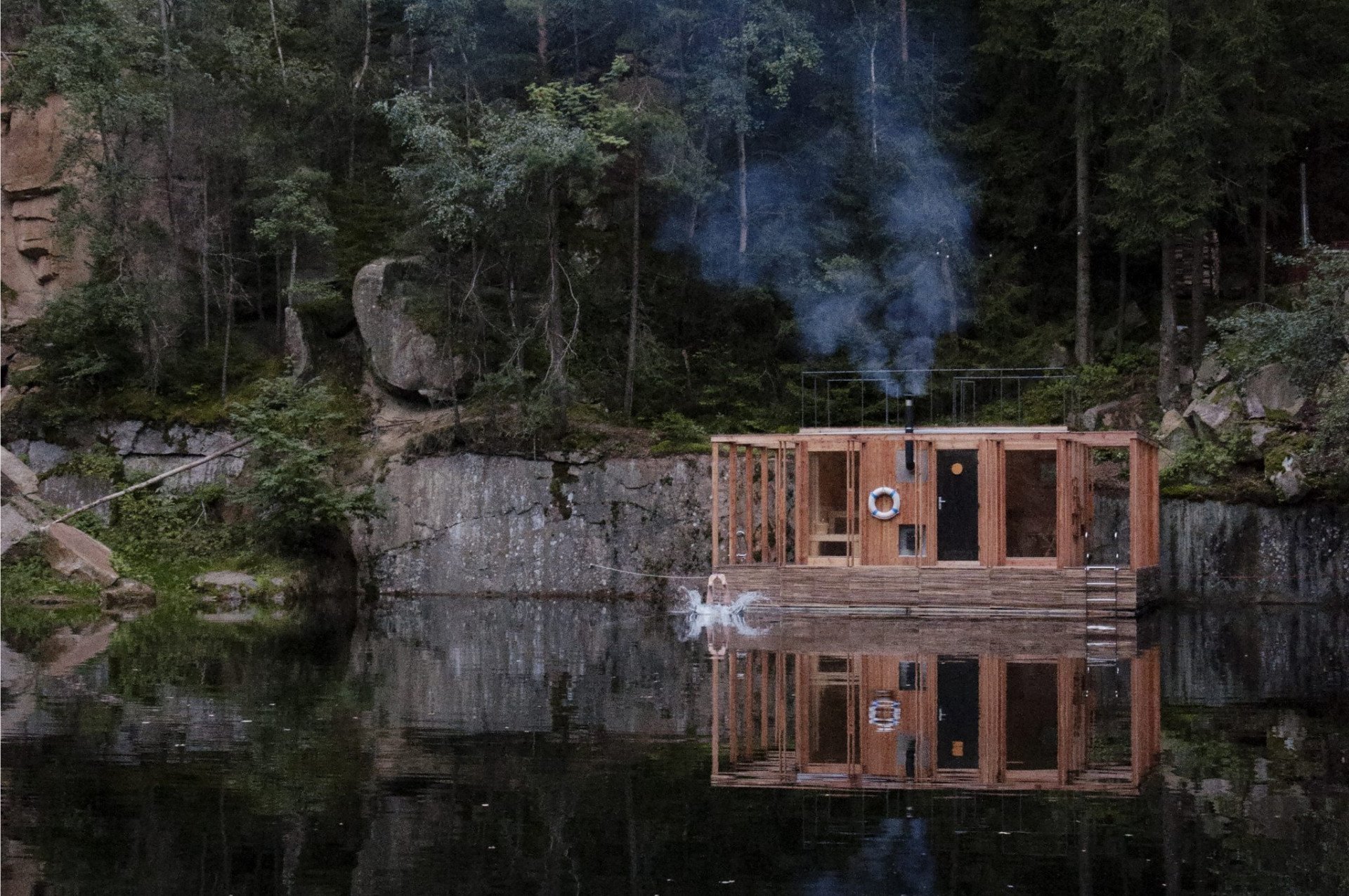 Plující sauna Lom od ateliéru Hra