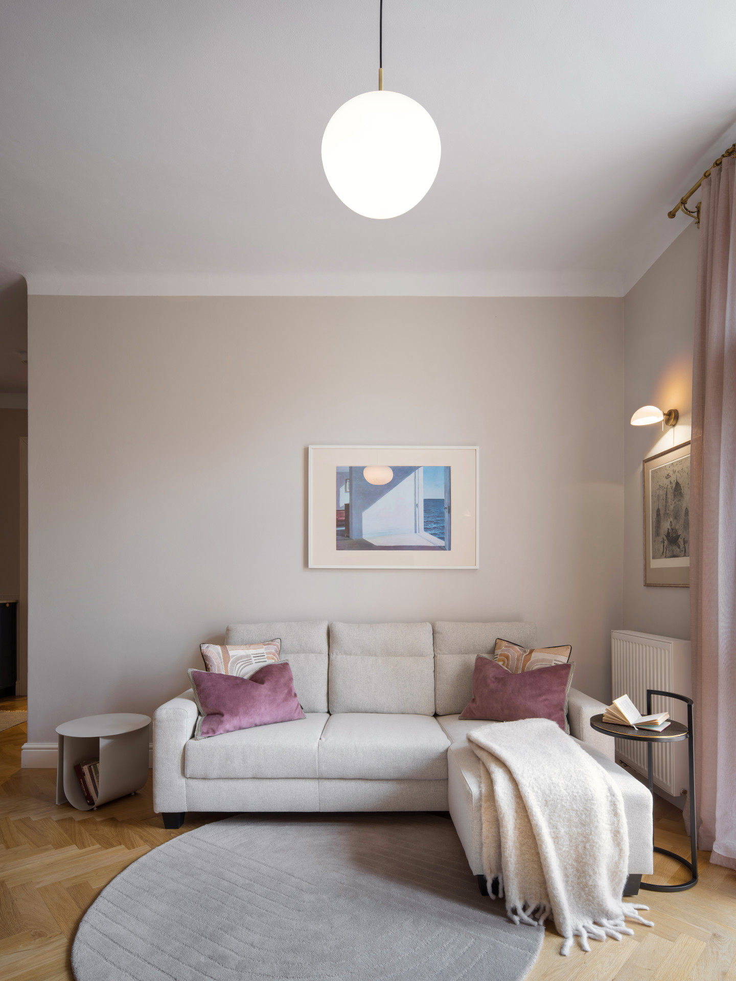 Byt pro sběratelku umění v Bubenči od Darcy Vašíčkové