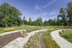 Lavička Miela je v nabídce produktů mmcité již od roku 2008. 