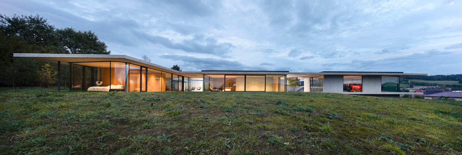 Ateliér Kamila Mrvy realizoval rodinný dům pro milovníka betonu v Žilině u Nového Jičína.