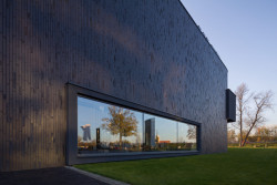 Kler salon v Katovicích, použitý materiál: LFP.Black heart (LF05)