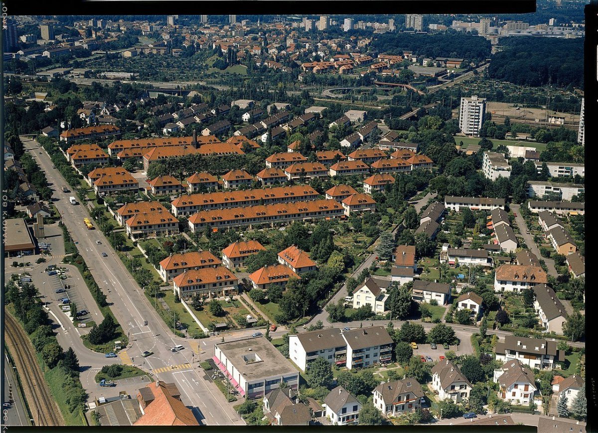 Hannes Meyer, Sídliště Freidorf ve Švýcarském městě Muttenz, 1919-1921 (Foto 1988)