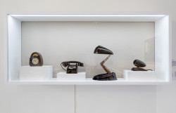 Vitra Design Museum představuje výstavu věnovanou minulosti i budoucnosti plastu