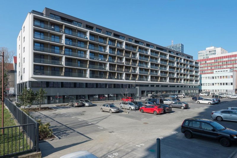 Compass Architekti, Polyfunkčný objekt Miletičova 5 – foto