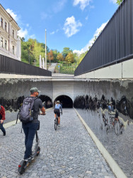 Nová "zrcadla" na Tachovského náměstí v Praze