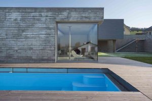 Kamil Mrva Architects, RD v Novém Jičíně, pohled od bazénu – foto