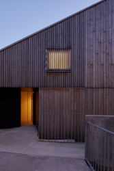 Proměna hospodářské usedlosti s mlýnem na Slovensku od RDTH architekti