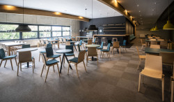 Praha má nový zimní stadion ICEARENA Kateřinky. Celkem se zde uplatnilo asi 1500 m² keramických obkladů RAKO.