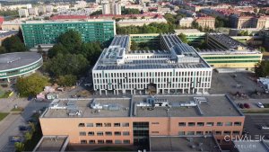 Vysoká škola báňská v Ostravě má novou budovu ekonomické fakulty. Navrhlo ji studio CHVÁLEK ATELIÉR s.r.o.