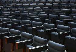 Simon Schnepp a Morgane Renou: fotografická série České velvyslanectví v Berlíně, 2021–2022