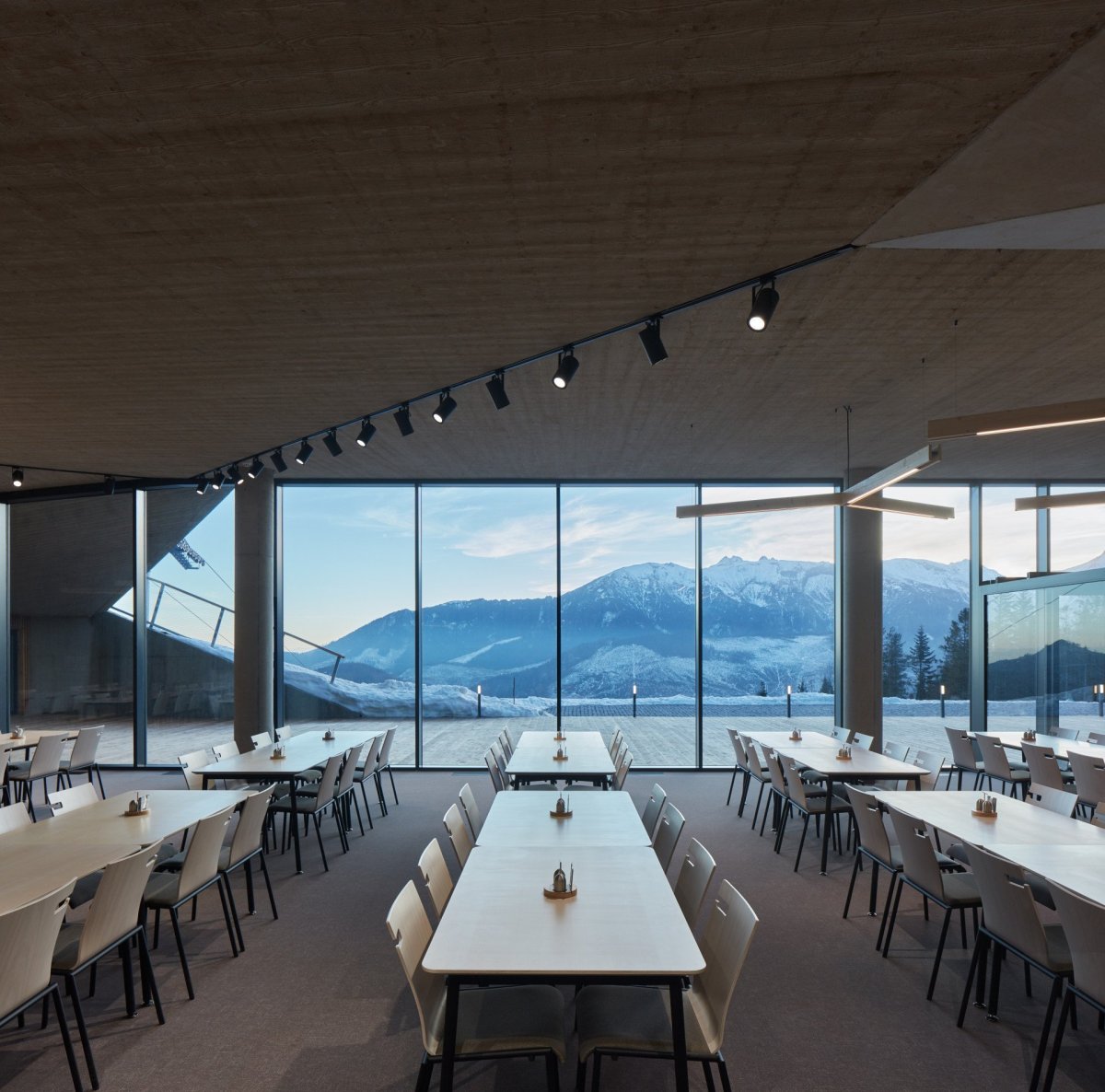 Zázemí rekreačního areálu Bachledka, Compass architekti/ Juraj Benetin, Matej Grébert, Roman Janata