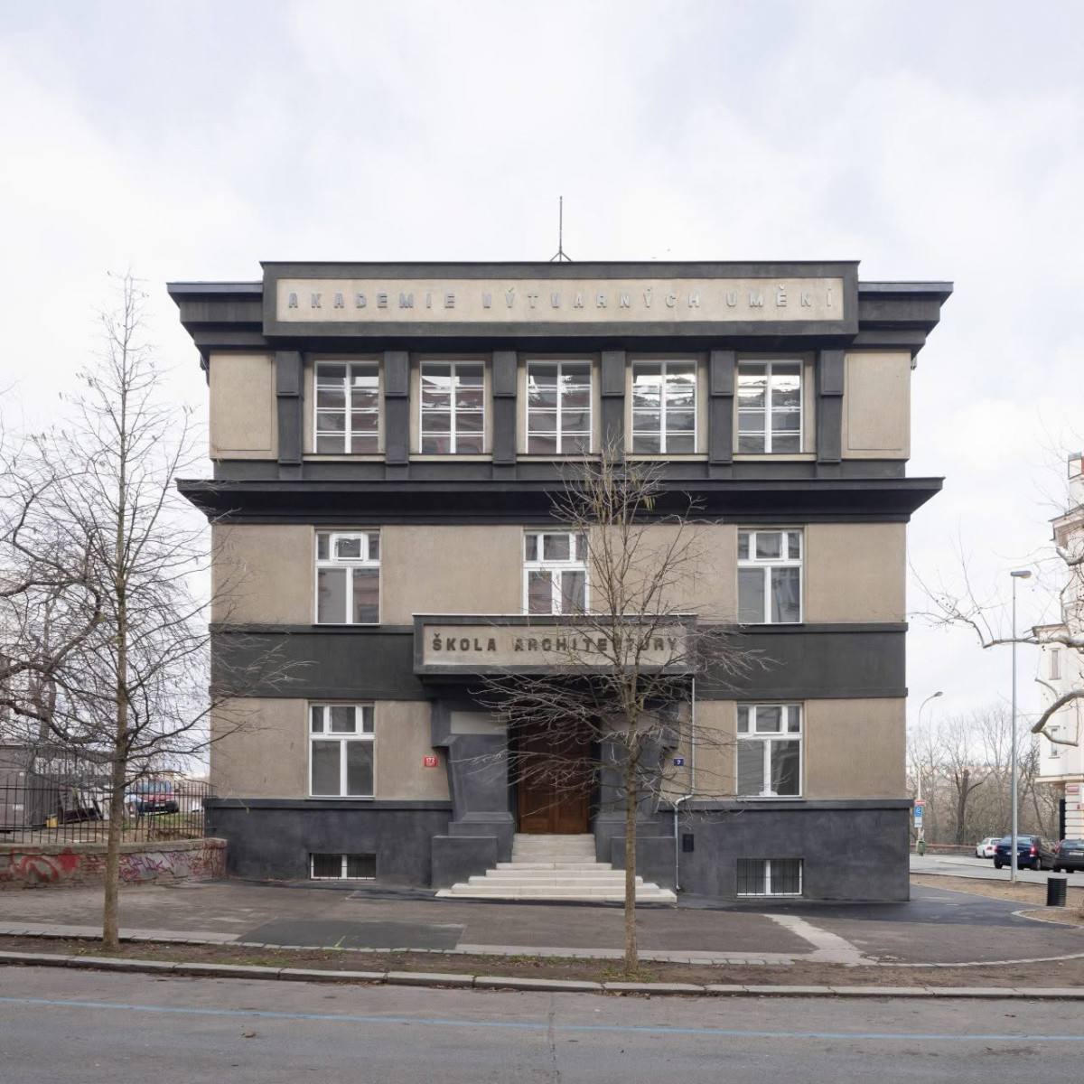 Akademie výtvarných umění hledá vedoucí druhého ateliéru architektury.