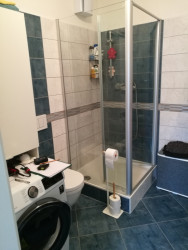 Původní sprcha byla příliš malá.