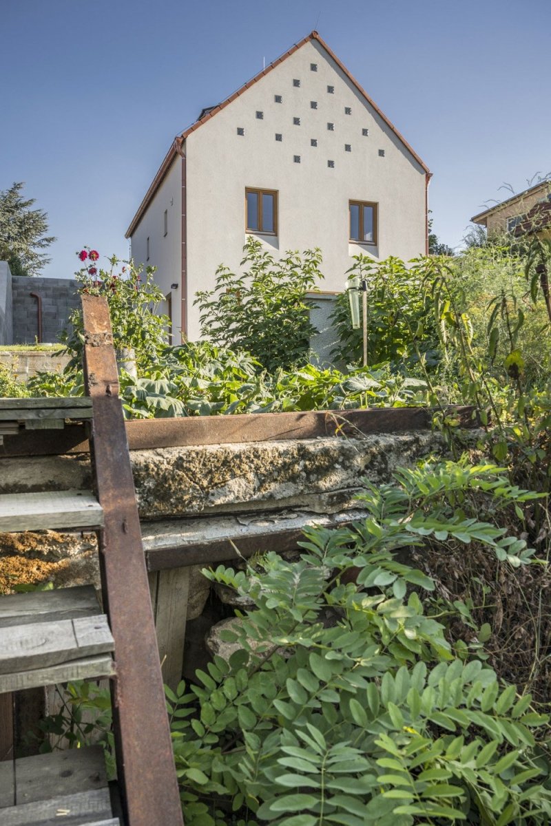 Rodinný dům Nový Šaldorf, Létající inženýři