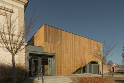 Družina Újezd, Projectstudio8