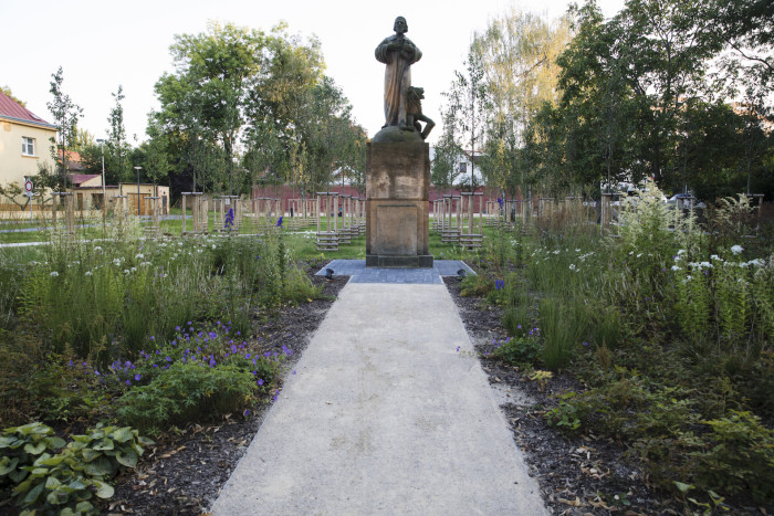 Husův park v Praze-Čakovicích, Land05. Foto: Filip Jandourek