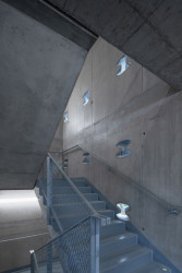 Parkovací dům od Zdeňka Fránka v Dolních Břežanech