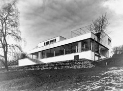 Z publikace Ludwig Mies van der Rohe / Vila Tugendhat v Brně – foto